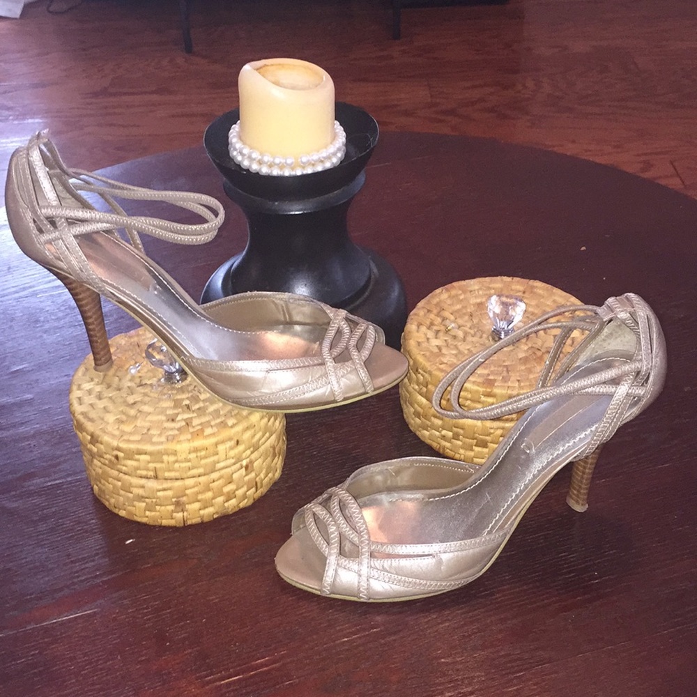 Elastic Strap Tan Heel